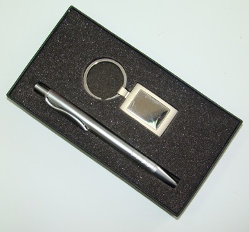 Набор подарочный в футляре (авторучка, брелок), серебро V2268-32-AXL