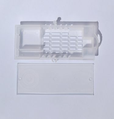 Кліточка для бджолиних маток пластмасова універсальна (Україна)